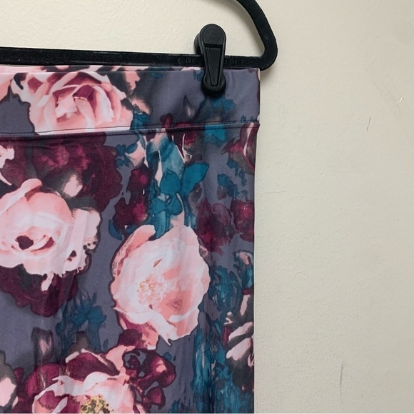 American Eagle Floral Leggings - Picture 5 of 10